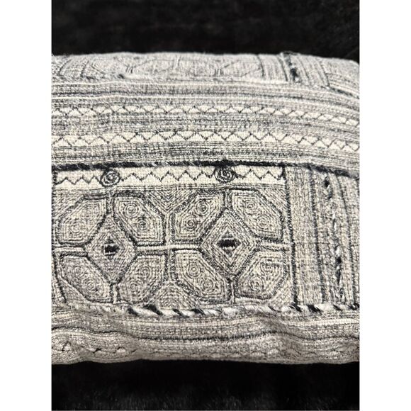 Bloomingville Jiyar Cushion, Black, Cotton lumbar abstract pillow - Picture 2 of 5